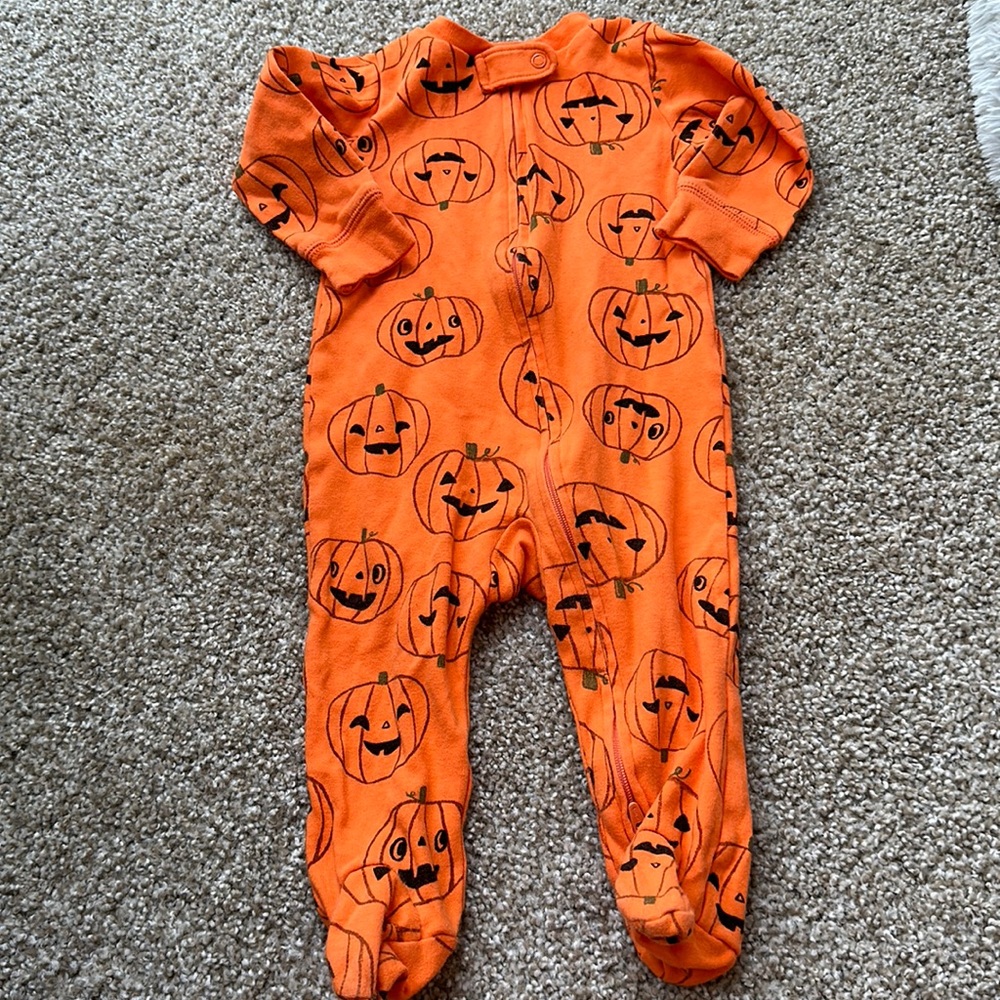 Carters Halloween Pumpkin Footie Pajama 9 Months Like New